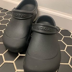 Men’s size 7 crocs